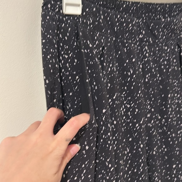 Lululemon Lightweight Black Joggers Travel Athletic Hiking Size 6 - Picture 3 of 6